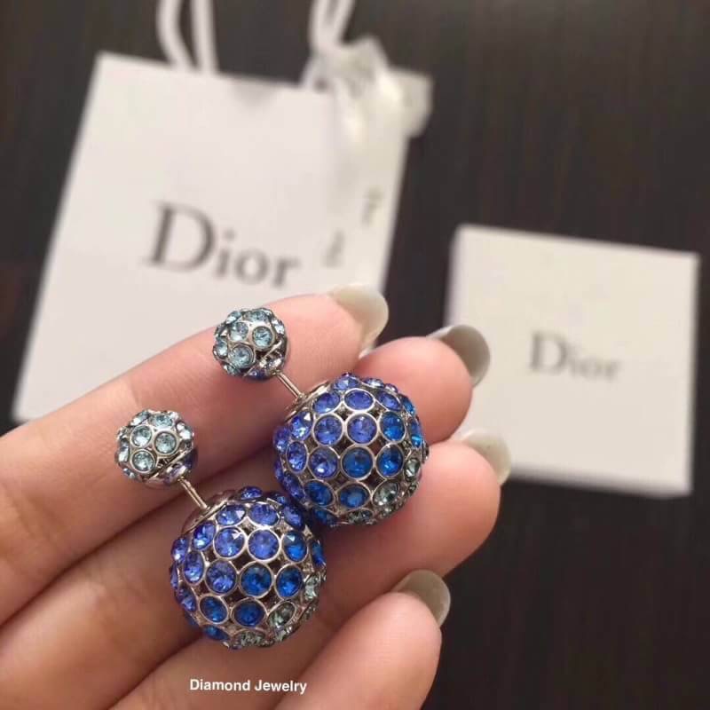 Hi-End Quality !!!! ((งาน 1:1 เหมือนในช็อปมากที่สุดในท้องตลาด)) Christian Dior Earring ต่างหูคริสเตียนดิออ ฝังเพชรชวารอฟสกี้แท้ รับรองสวยวิ้งมากกกกก งานดี ตัวเรือนเงาวิ้งมากๆคะรับประกันความพอใจเลยค่ะ ตัวเสียบแน่นไม่หลุดง่ายค่ะ