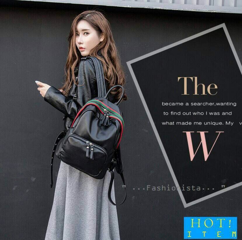 เข้าเพิ่มล็อตใหม่ ITEM SO HOT!!! KOREA HOT TREND LEATHER BACKPACK Item ฮ็อตๆที่ไม่ควรพลาด หน้าฝนมาแล้วรออะไร จัดเป้กันน้ำ ไปใช้กันนะคะ กระเป๋าเป้ทรงสะพายหลัง วัสดุ pu เนื้อหนานิ่มงานคุณภาพเกรด AAA ตัดเย็บแบบเท่ห์ๆ แต่งขอบผ้าสไตล์งานแบรนด์ มีช่องใส่ของด้าน