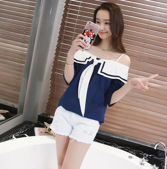 เสื้อสายเดี่ยวเปิดไหล่ผูกโบว์ สไตล์ญี่ปุ่นน น่ารักๆ สีน้ำเงิน