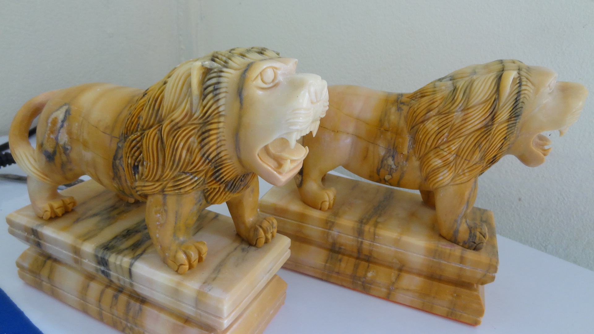 สิงโต เสริมฮวงจุ้ย 10 เซนติเมตร กว้าง 20 เซนติเมตร