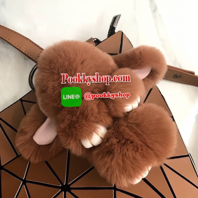 2 สีเข้าใหม่ Coffee brown และ Metal grey Tone สี earth tone สุด classic ที่ แมทช์กับชุดง่ายมาก แถมยังลาย Limited edition หายาก ปรับทรงได้ 2 แบบ น่ารักมาก ค่า กระเป๋า จากแบรนด์ David Jones กระเป๋าสะพายข้างดีไซน์เกร๋มาก สีสวยหรูมาก ขนาดกำลังดีเลย น้ำหนักเบา