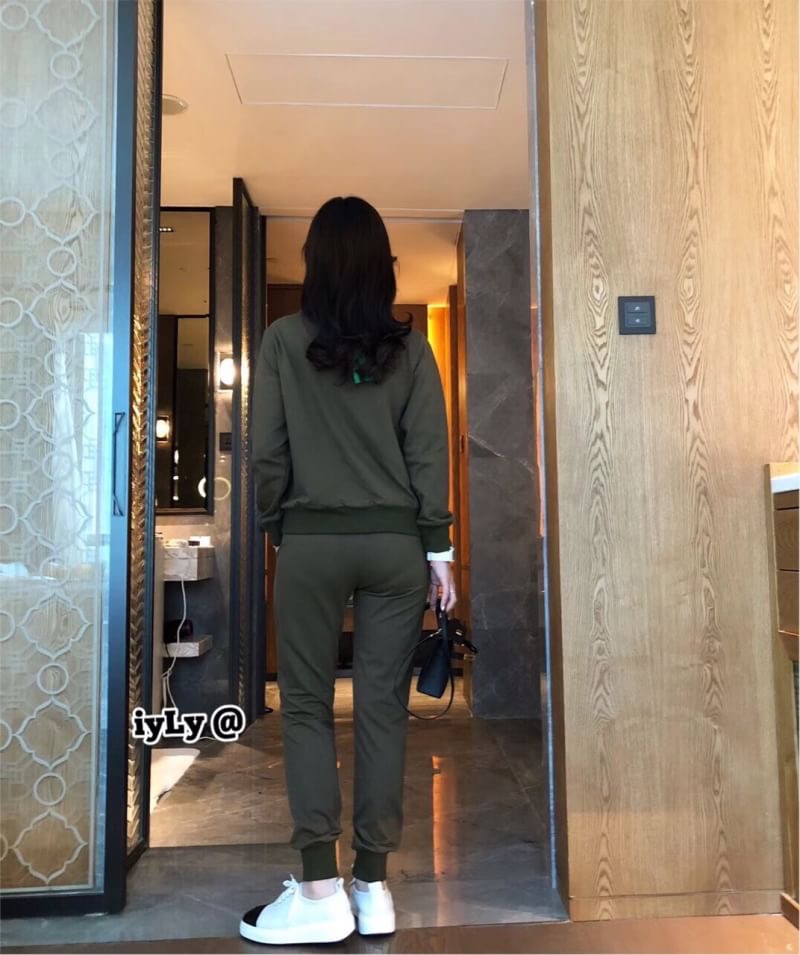 NEW !! งานSet 2 ชิ้น เสื้อ+กางเกงงาน brand 🐯KenZo ตัวเสื้อแขนยาว แต่งปักรูปเสือ ปักอักษร KENZO พร้อมสกีนลาย งานสวย มาคู่กางเกงขายาว เอวยืด เนื้อผ้า คอตตอน เนื้อนิ่ม อย่างดี งานดูดี เกินราคา สาวๆห้ามพลาดนะคะ งาน ป้าย Tag KENZO จร้า