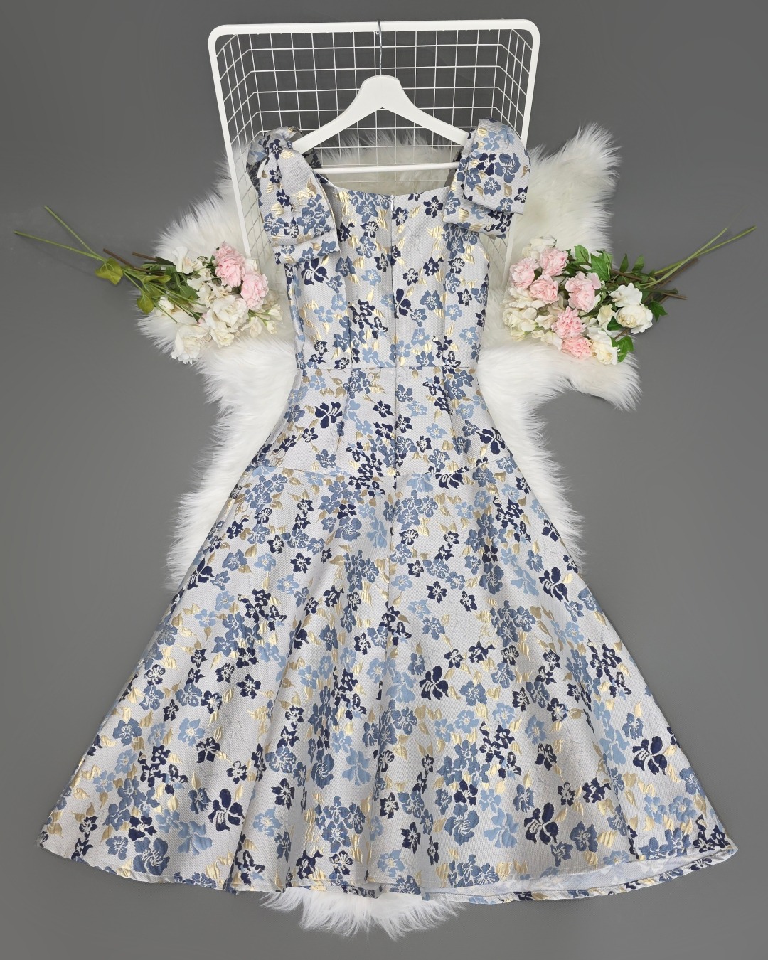 เดรสแฟชั่น เดรสเสื้อกล้ามแขนกุด กระโปรงบาน