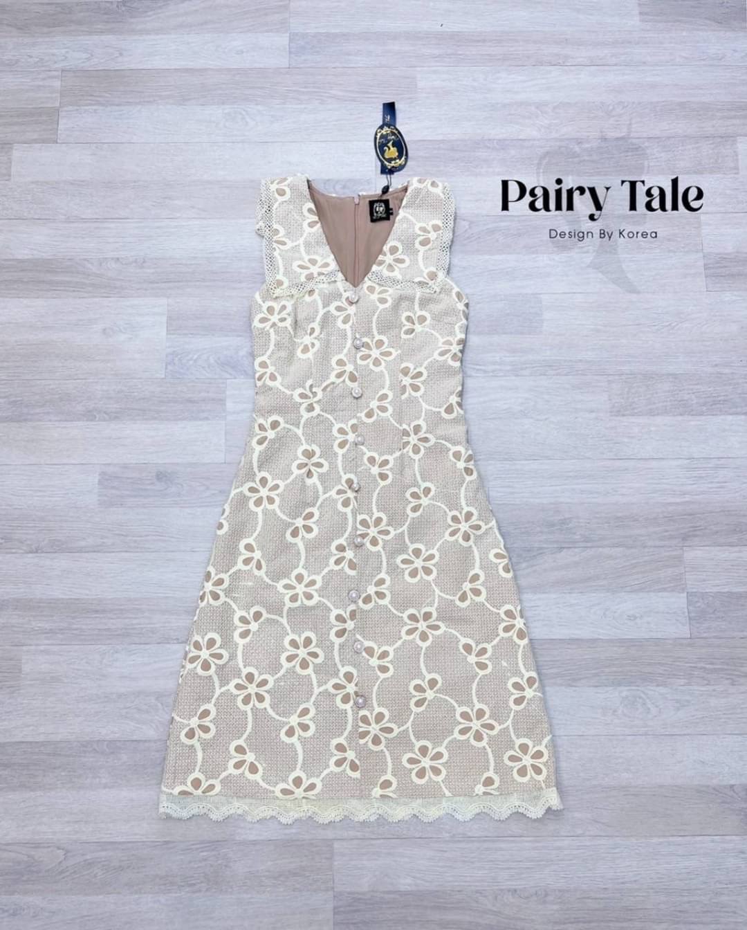 เดรสคอปกผ้าปักลายดอกไม้ฉลุลายสีเหลืองอ่อนๆ ขับผิวมากๆ ลายดอกไม้งานสวย เนื้อผ้าดีค่า ห้ามพลาดน้า