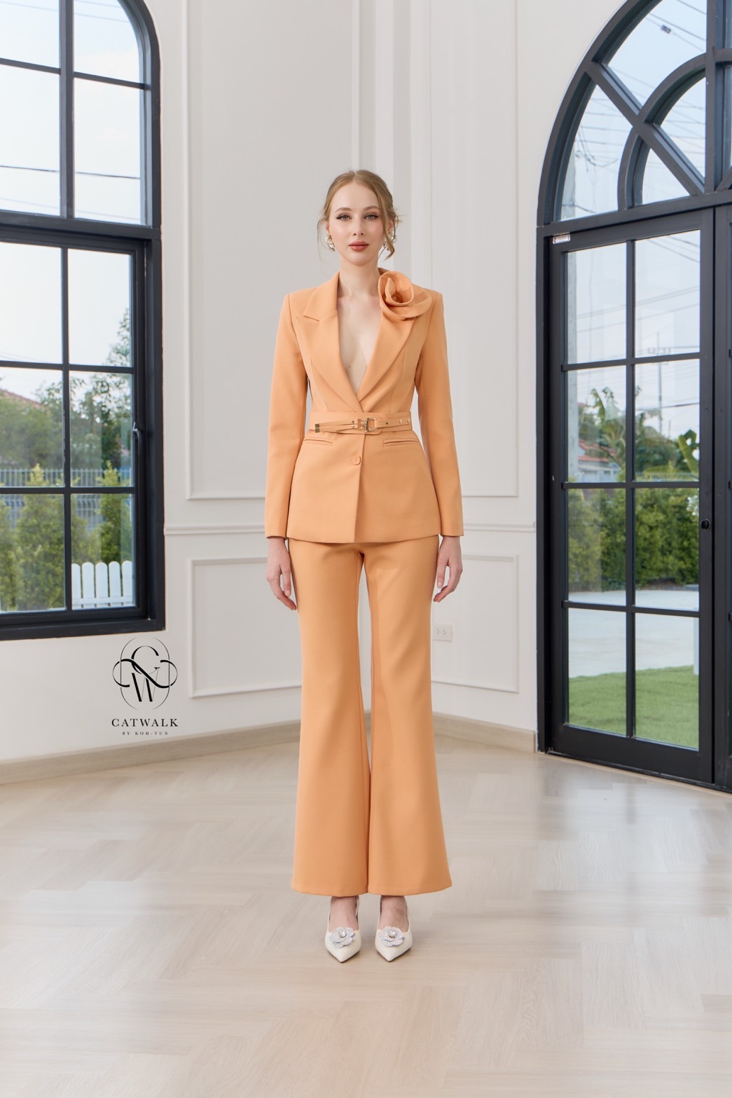 ชุดเซทแฟชั่น กับSet BLAZERปกดอกไม้+เข็มขัด+กางเกงทรงสวย