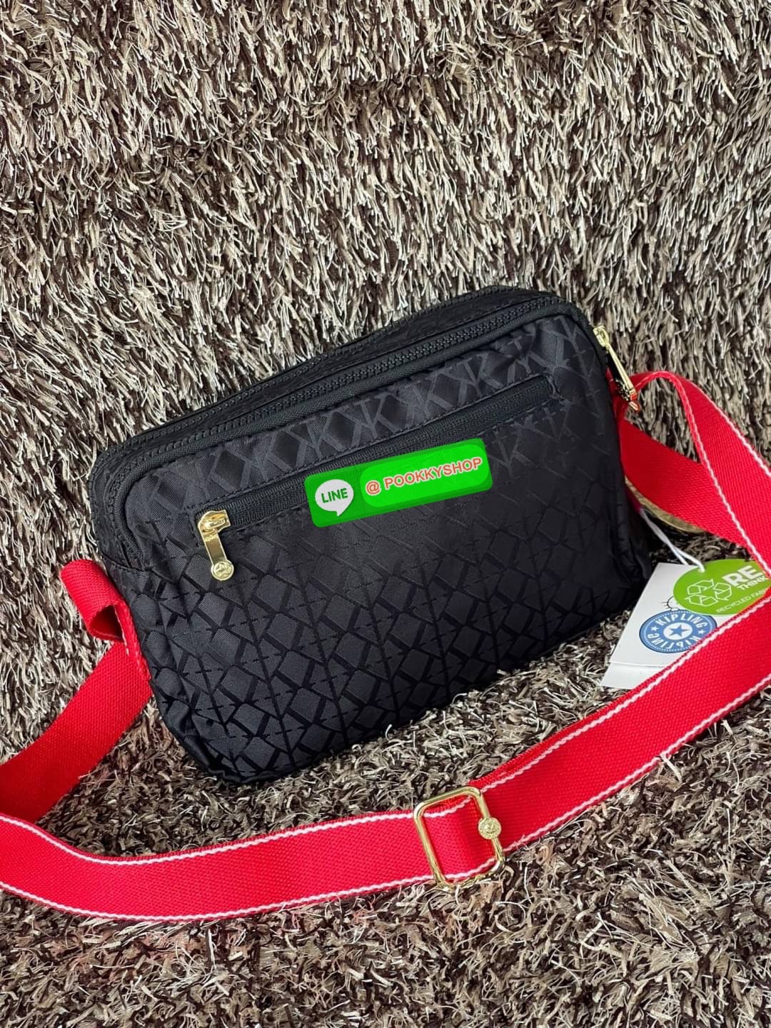 Kipling ABANU M Crossbody By Tiger Kitty Cat คอลเลคชั่นสะพายข้างแบบใช้งาน3ซิป วาดสีสันและลวดลายลงบนกระเป๋าเป็นคอลเลคชั่นสุดลิมิเตทพร้อมพวงกุญแจที่ออกแบบมาเฉพาะคอลเลคชั่นนี้ ขนาดกำลังดี ใช้งานง่าย จัดของได้เป็นระเบียบครบครัน แล้วเลือกใช้งานตามแบบของคุณไม่ว