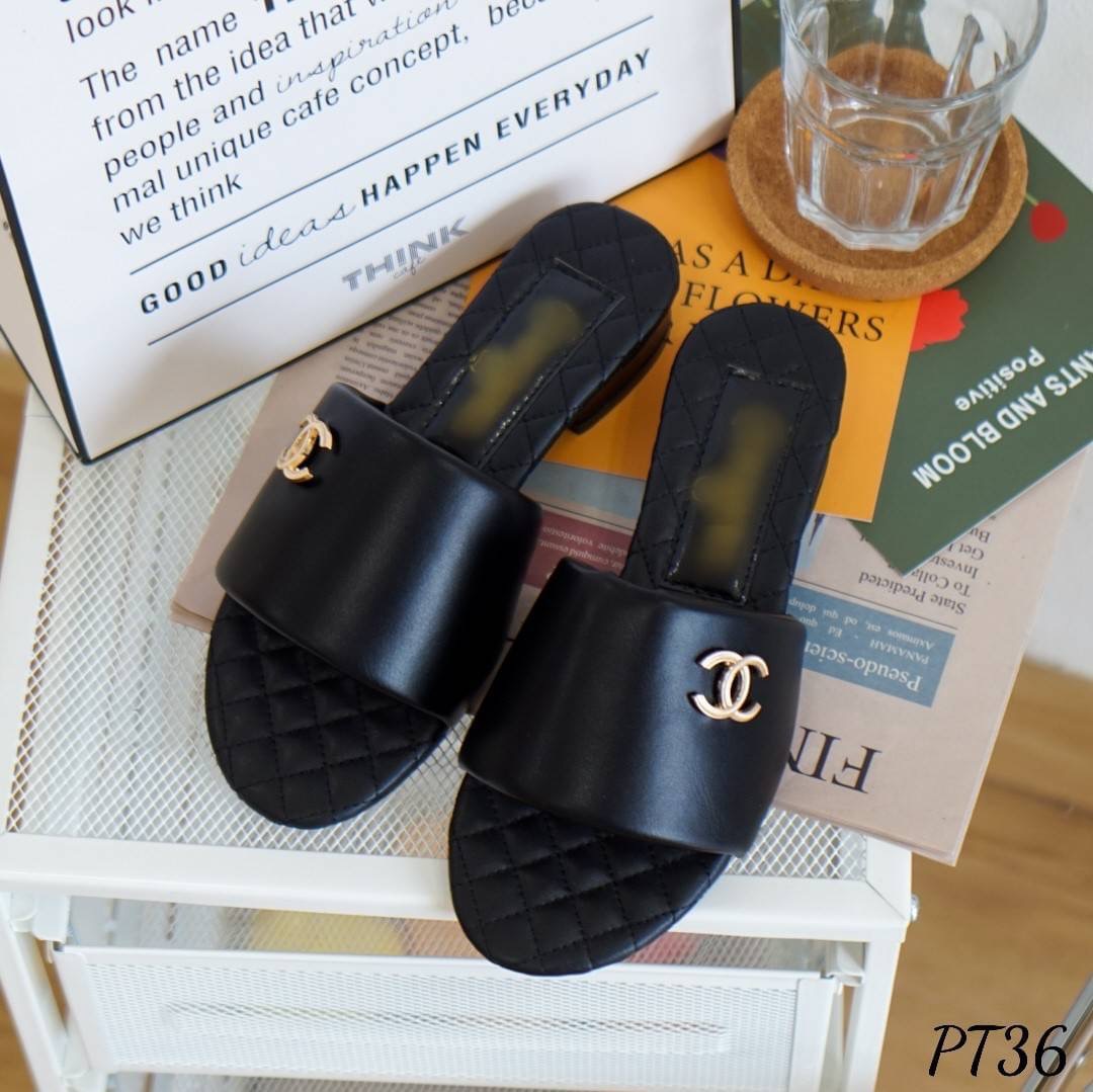 พร้อมส่ง NEW คอลเลคชั่น 2022!! รองเท้าส้นสูง 1 นิ้ว งานทรงสวม ร้านจะบอกให้ทราบว่า รุ่นนี้ นุ่มมากกกกก นุ่มทุกส่วนเลย ไม่ว่าจะบริเวณหน้าสวมที่ร้านเน้น ใช้วัสดุเกรดคุณภาพดี พื้นบุนวมเดินด้ายตาราง ใส่เดินสบายมากๆ รองรับสาวๆที่หน้าเท้ากว้าง สามารถใส่ได้นะคะ ท