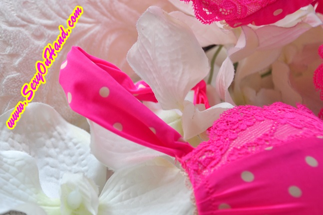 ชุดชั้นในเซ็กซี่ ทูพีซ สีชมพูสดใส ลายจุด ขาว + กางเกงในบิกินี่ เข้าชุด งานพรีเมี่ยม Brandname ส่งยุโรป Size B70/B75