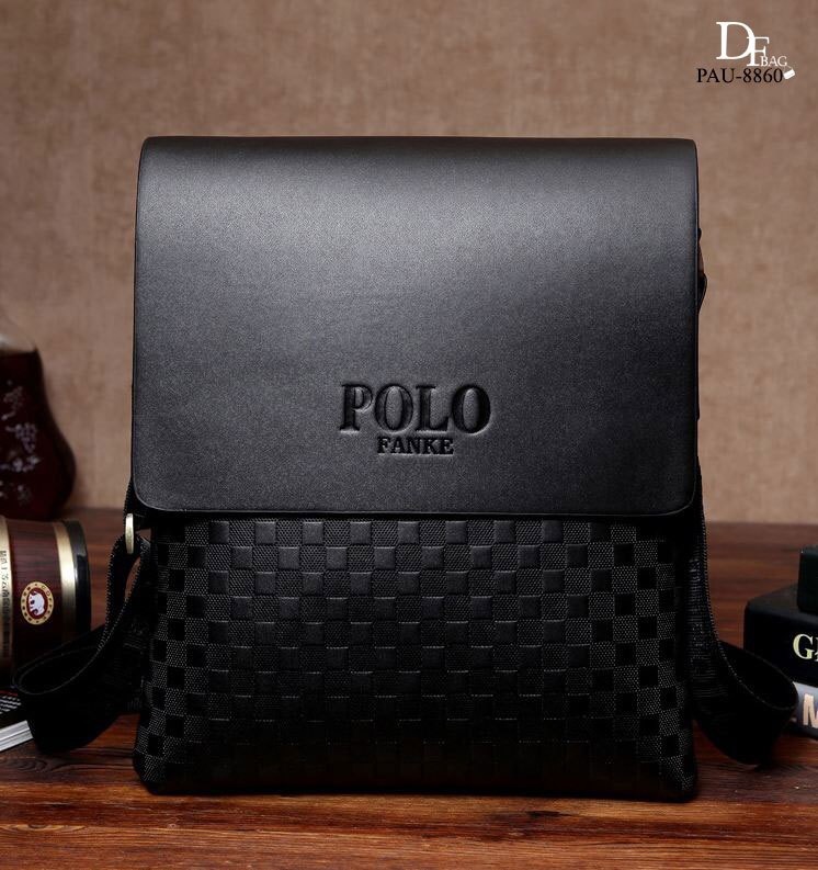 สินค้าพร้อมส่ง PAU-8860 กระเป๋าแฟชั่นสะพายผู้ชายนำเข้า Style POLO วัสดุหนัง PU อย่างดี ปิดกระเป๋าด้วยซิปและแถบแม่เหล็ก มาพร้อมสายสะพายปัก POLO FANKE ปรับระดับได้ มีช่องใส่ของด้านในและมีช่องซิปด้านหลัง งานสวยค่ะคุ้มราคา เหมือนรูปเป๊ะค่ะ