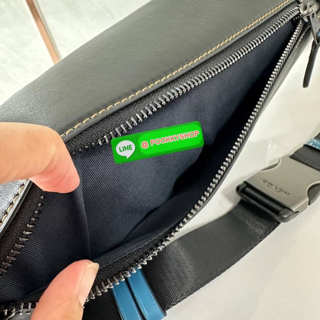 Coach Warren Belt Bag In Signature Canvas With Creature Print ( CC123) กระเป๋าคาดอกไซส์ใหญ่ลายใหม่ ปริ้นลายน้องหมา ใช้งานง่าย จุของได้เยอะ วัสดุหนังแคนวาสคุณภาพดี ทนทาน ด้านหลังเป็นหนังวัวแท้ นิ่มสวย เปิด-ปิดกระเป๋าด้วยซิป สายคาดปรับระดับได้
