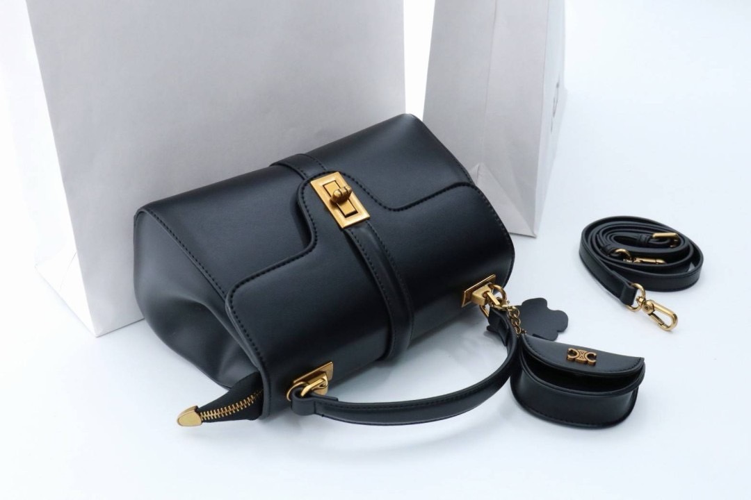 celine งาน nologo งานเกรดพรีเมี่ยม หนังดีมาก มีแถมกระเป๋าลูกใบเล็ก ขนาดกำลังพอเหมาะ แมทได้กับทุกลุค ทั้งถือและสะพาย