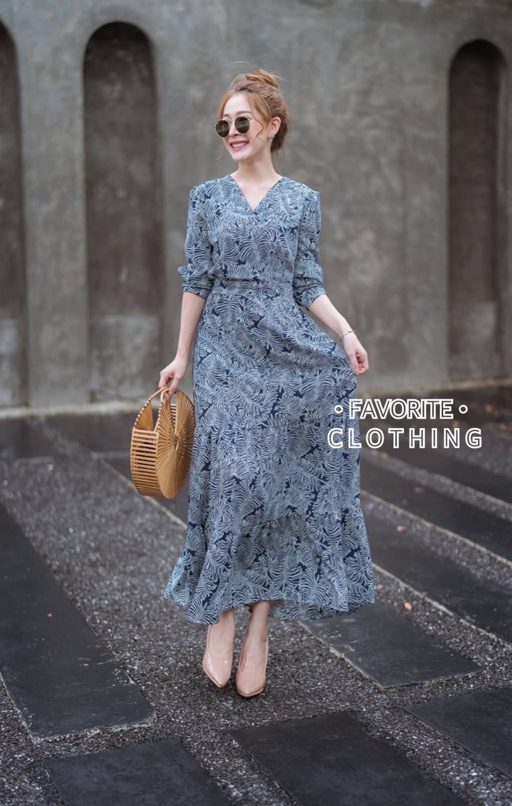 รอบ5มาแล้วค่าาา!!!! ❣️แม็กชี่เดรสคอวี❣️ แม็กชี่เดรสลายดอกคอวีแขนยาว ผ้าพิมพ์ลายดอกคมชัด งานสม็อคเอวด้านหลัง งานจริงสวยมากๆค่ะ แพทเทิร์นสวย ผ้าใส่สบายสุดๆ สาวๆตัวเล็กตัวใหญ่ใส่ได้หมดจ้า รีบจัดด่วนๆเลยน๊าาา