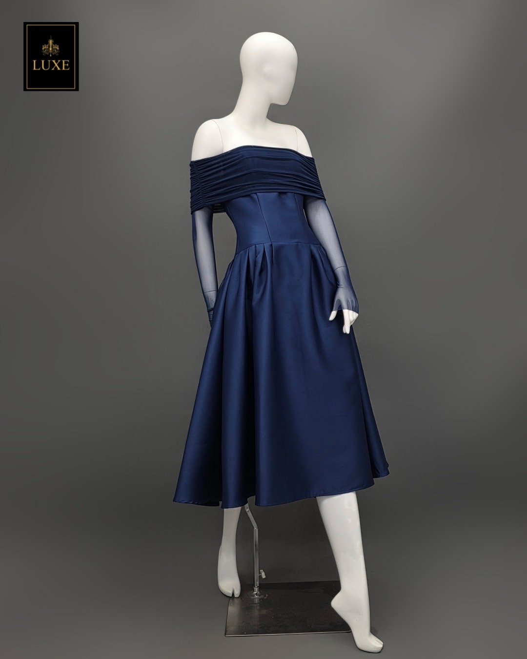 เดรสแฟชั่น เดรสเสื้อแขนยาวเปิดไหล่ กระโปรงยาวคลุมเข่า แขนเสื้อซีทรู