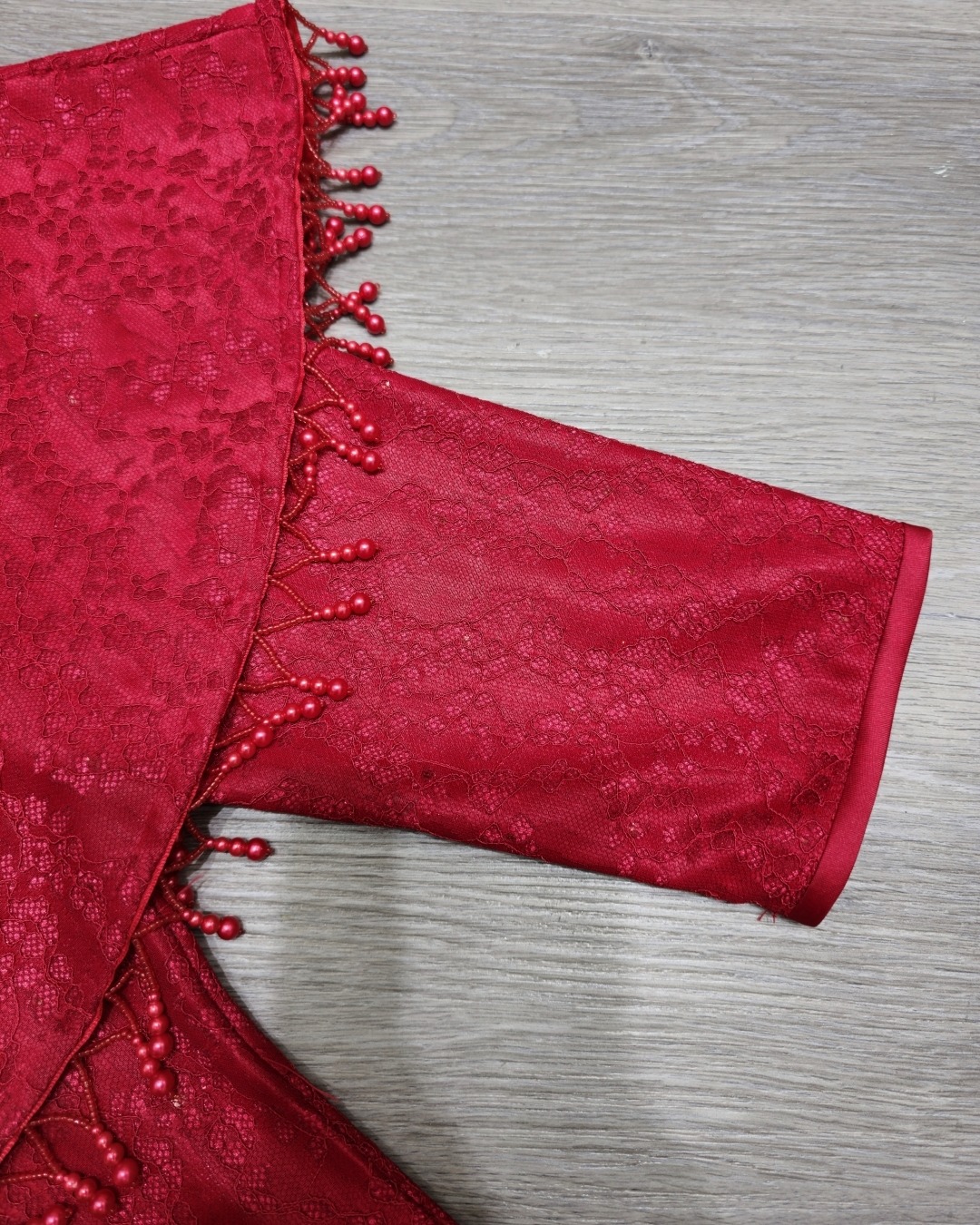 เดรสแฟชั่น เดรสกี่เพ้าเสื้อแขน 3 ส่วน มีเสื้อคลุมที่สามารถถอดได้