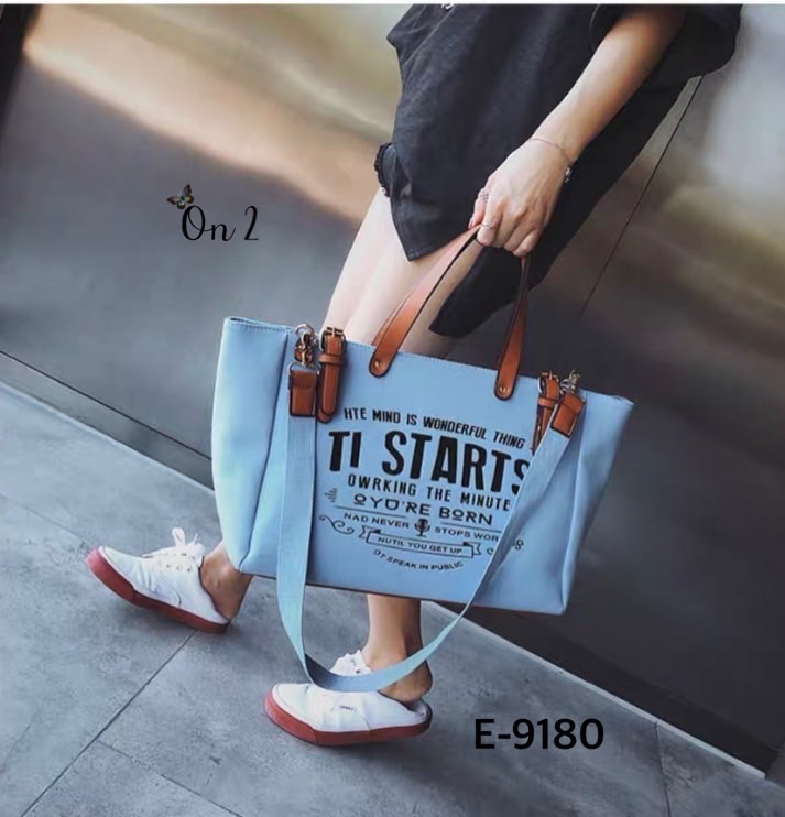 กระเป๋าสะพาย Shopping มาใหม่ หน้าพิมพ์ตัวอักษรภาษาอังกฤษ สายถือแต่งหนัง มาพร้อมสายสะพายยาว