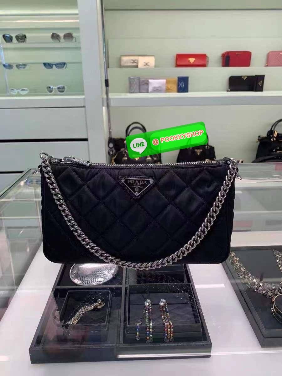 New Arrivals!!! PRADA BAG VIP GIFT WITH PURCHASE (GWP) พรีเมี่ยมกิ๊ฟสุดหรู จากแบรนด์PRADA วัสดุNylon กันน้ำ ขนาดกำลังดี อะไหล่เงิน ด้านในโล่งมี1ช่องซิป สายยาวถอดสายได้ ปรับระดับได้ น้ำหนักเบา มาพร้อมถุงผ้าและกล่องแบรนด์สุดหรู ไม่ควรพลาดเลยค่า