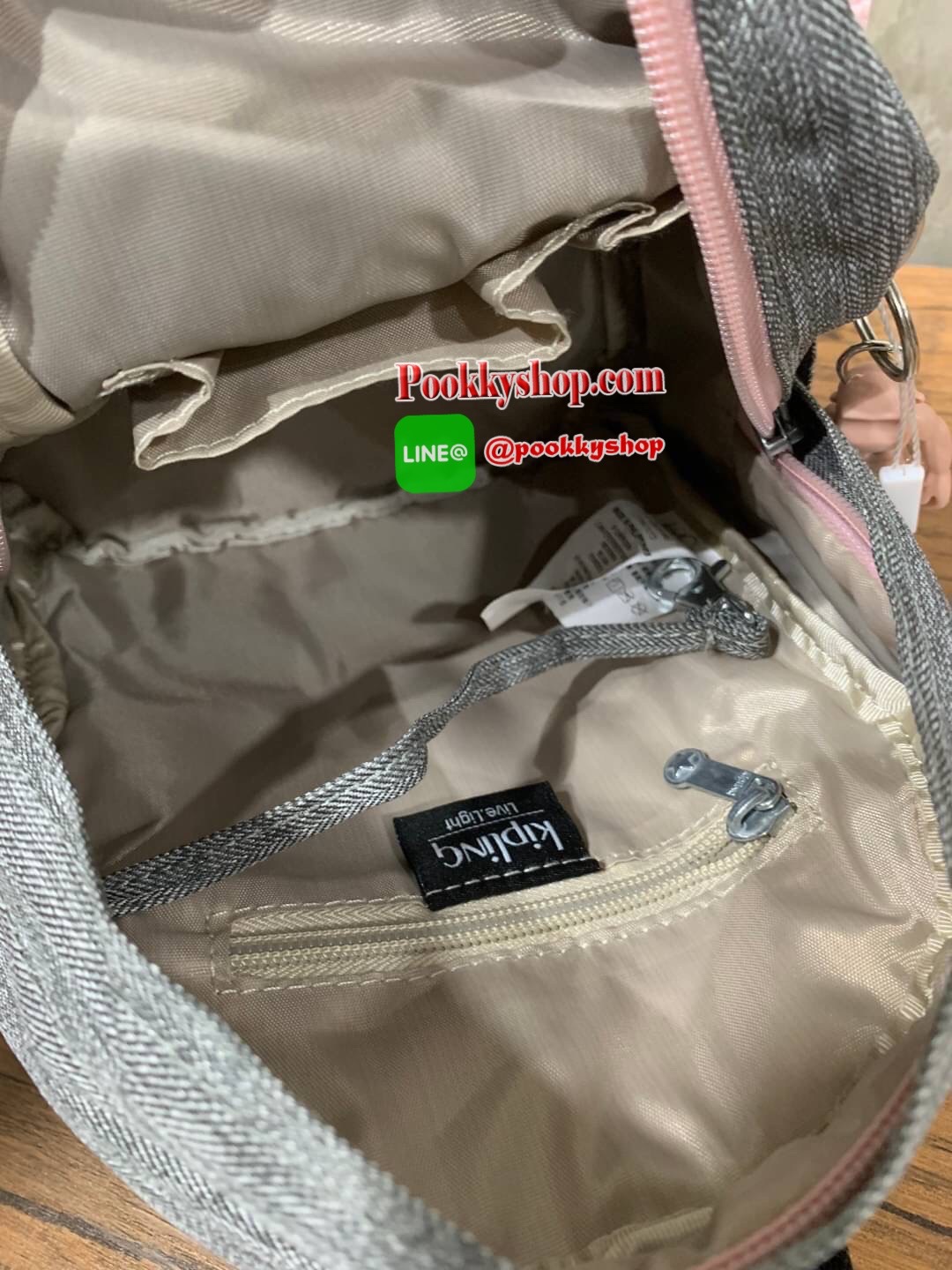 Kipling 3in1 mini backpack จาก Grey Weave Collection กระเป๋าเป้ขนาดมินิ แปลงได้3สไตล์ 3ลุคช์ สามารถถือ/สะพายข้างหรือเป็นเป้ก็ได้ มีช่องซิปใช้งาน2ช่อง ภายในแบ่งเป็นช่องเล็กใส่ของจุกจิก ด้านหน้าเพิ่มช่องเล็กเปิดปิดด้วยซิป มาพร้อมพวงกุญแจลิงและสายสะพาย2เส้นป