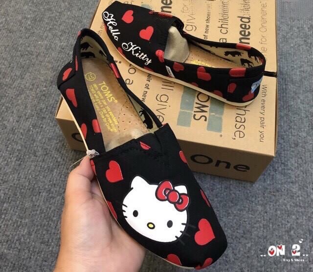 Toms Shoes พร้อมส่งค่ะส่งสุดฮิตรองเท้าสุดป๊อบมาทั้งลายNormal และลาย limited edition ใครรอรุ่นนี้อยู่ห้ามพลาดนะคะ