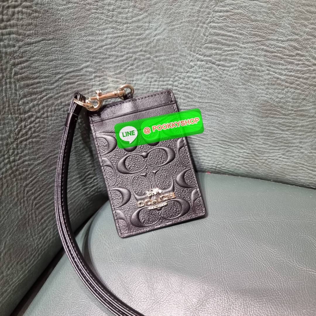 กระเป๋าใส่บัตรคล้องคอ Coach card holder ราคาพิเศษสุดๆ!!! ของหายาก!! ง่ายๆแบบไม่ธรรมดา!! คลาสสิคแต่มีดีเทลโดดเด่น!! กระเป๋าถนอมบัตร พร้อมสายคล้องคอ ดีไซน์ลวดลายสวย ดูดีทุกแบบ ใช้งานง่าย พกพาสะดวก จะใส่บัตรพนักงาน บัตรเครดิต บัตรปชช. ใบขับขี่ และบัตรอื่นๆที