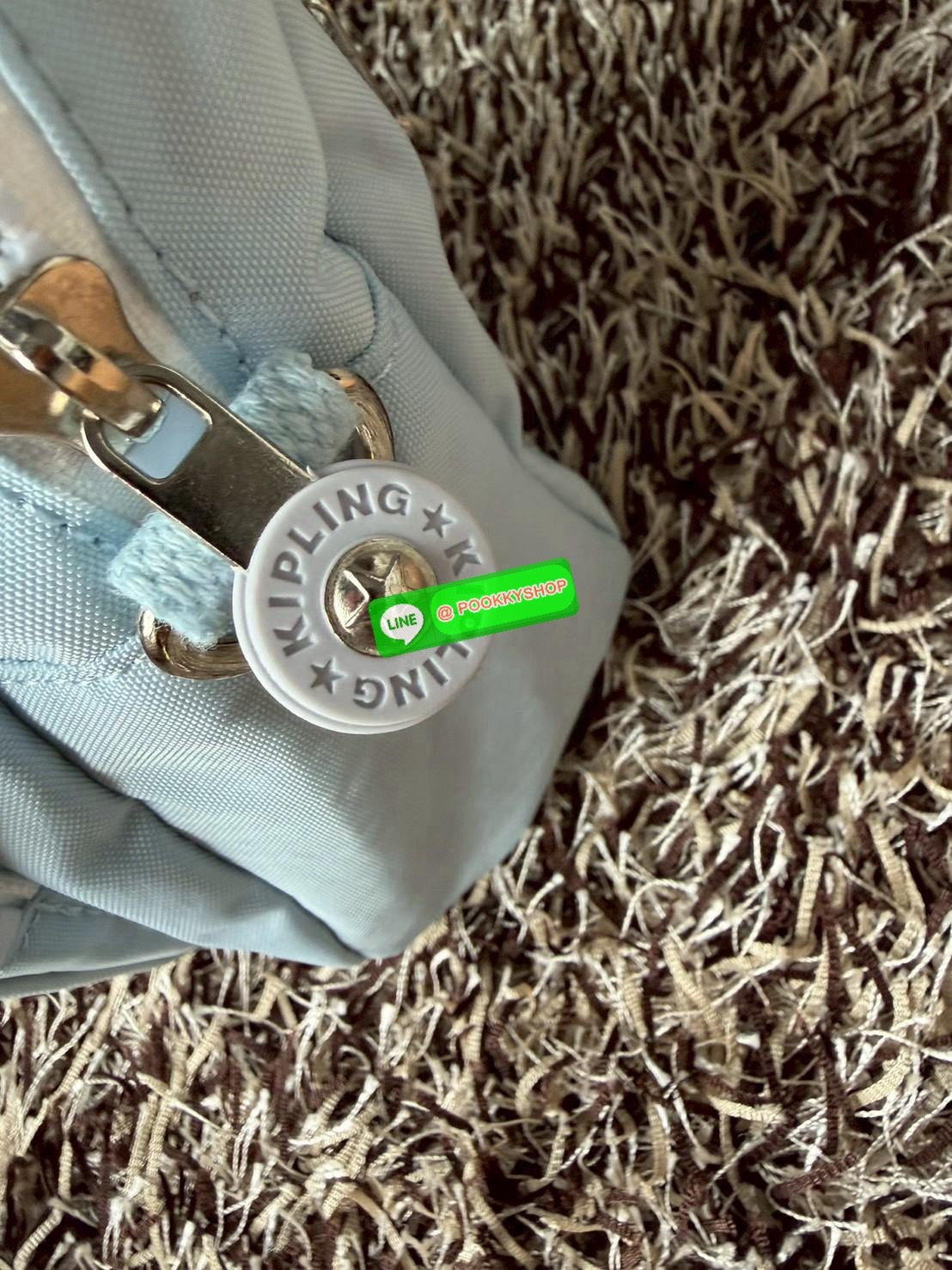 💕Kipling Unisex Shoulder Bag Defea กระเป๋าสะพายข้าง Defea Mini ที่ตอบโจทย์ทุกวันของคุณ ไม่ว่าคุณจะออกไปทำธุระประจำวัน หรือพบปะกับเพื่อนฝูง Defea Mini เป็นกระเป๋าที่น่ารักและน้ำหนักเบา ที่สุดในคอลเล็กชัน