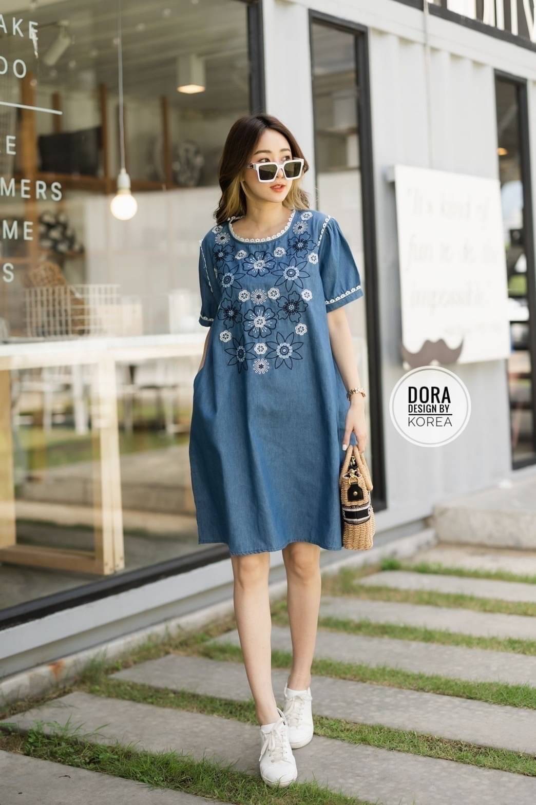 พร้อมส่ง!!! Dress jeans งานปักดอกไม้ ผ้าบางแต่งผ้าใส่สบายๆๆ น่ารักใส่เที่ยวใส่ทำงานได้เลย ใส่ชิวๆ