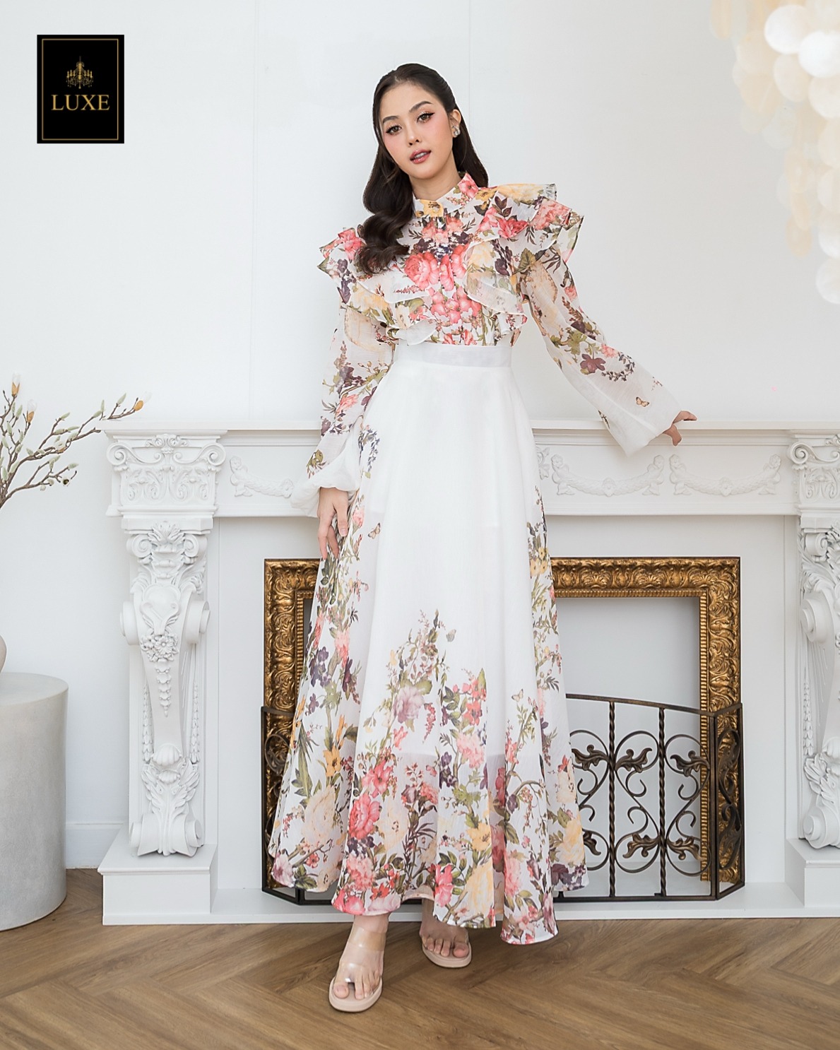 ชุดเซทแฟชั่น เซ็ตเสื้อคอกลมแขนยาว+กระโปรงยาว แต่งระบายตัวเสื้อหน้าและหลัง