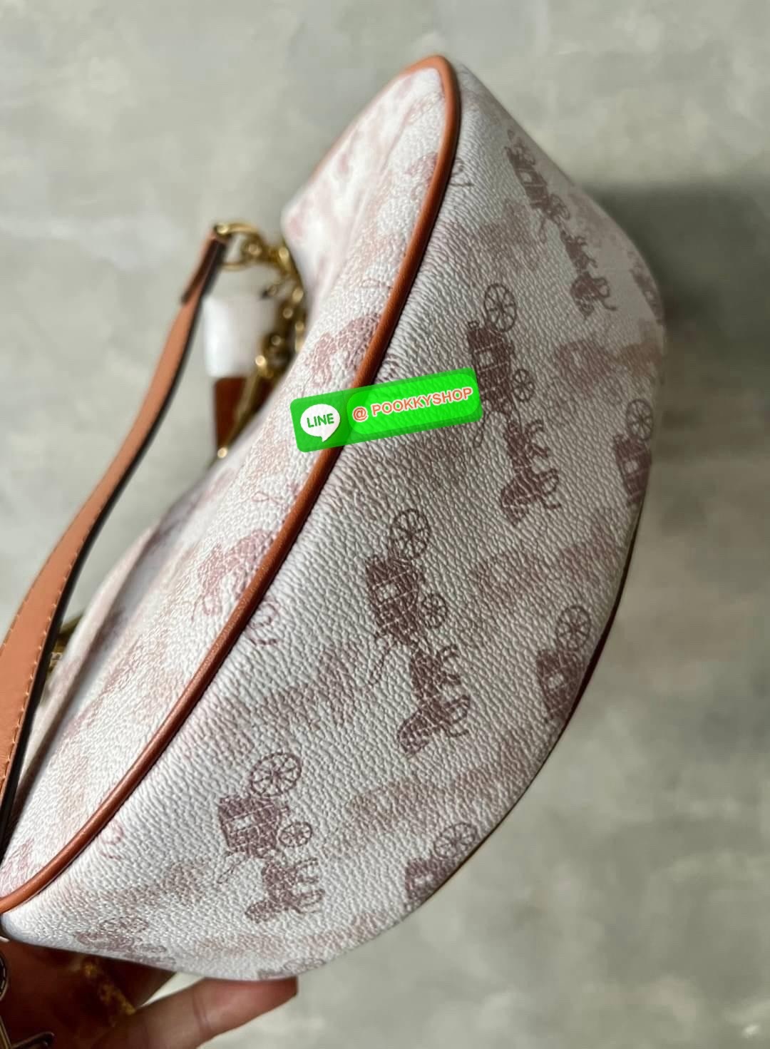 COACH MIRA SHOULDER BAG((CM582//583)) 💌เอาอะไรมาไม่คุ้ม ใบเดียวเอาอยู่ตลอดวันไม่ว่าจะตอนกลางวันหรือใช้ไปปาตีร์กลางคืน! หนังแท้อย่างดี นิ่มสวยคลาสสิคมากๆ