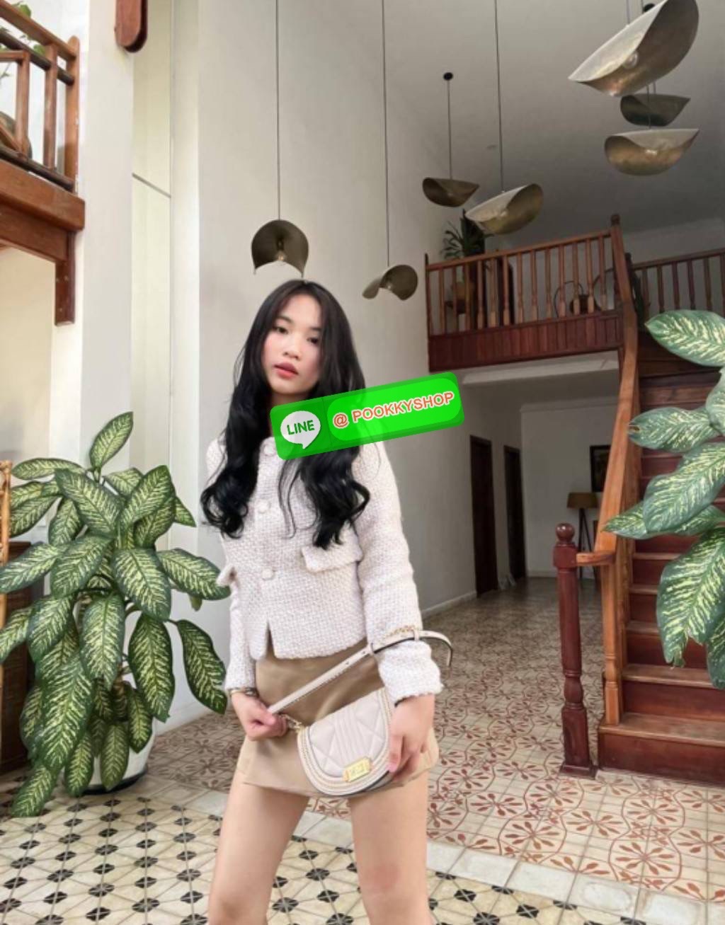 YLN แท้ Outlet สะพายข้าง สายโซ่ต่อหนังรองบ่า กันเจ็บ ปรับระดับได้ สะพายครอสบอดี้ได้ หรือจะปรับสะพายไหล่ก็ได้ค่ะ