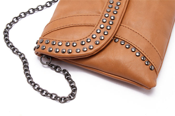 กระเป๋า Clutch มือ TONI BIANCO แบรนด์สุดหรูออสเตรเลีย สีน้ำตาล หนังหรูสุดนุ่ม สายโซ่ ถอดใส่ได้คะ