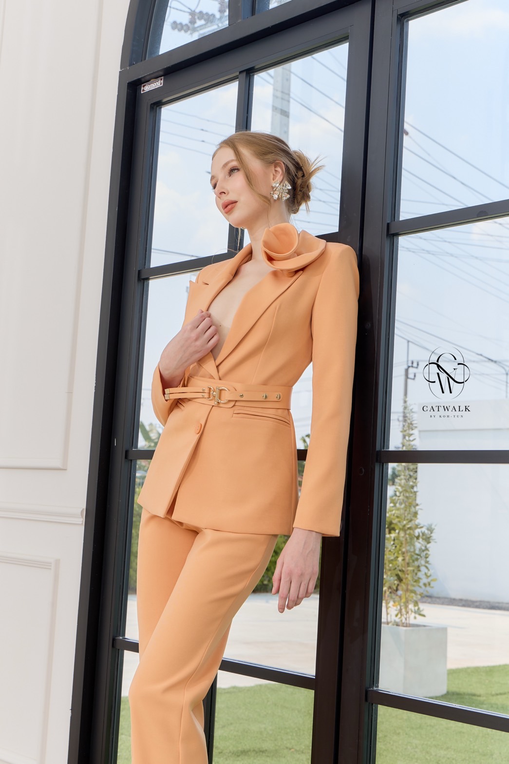 ชุดเซทแฟชั่น กับSet BLAZERปกดอกไม้+เข็มขัด+กางเกงทรงสวย