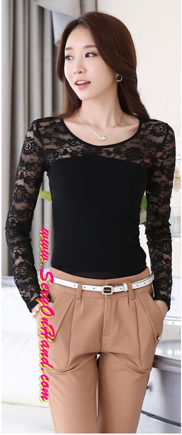 เสื้อยืดแขนยาวสีดำ แต่งผ้าลูกไม้ซีทรู ช่วงไหล่ เนื้อผ้า ยืดและลูกไม้เกรดหรู