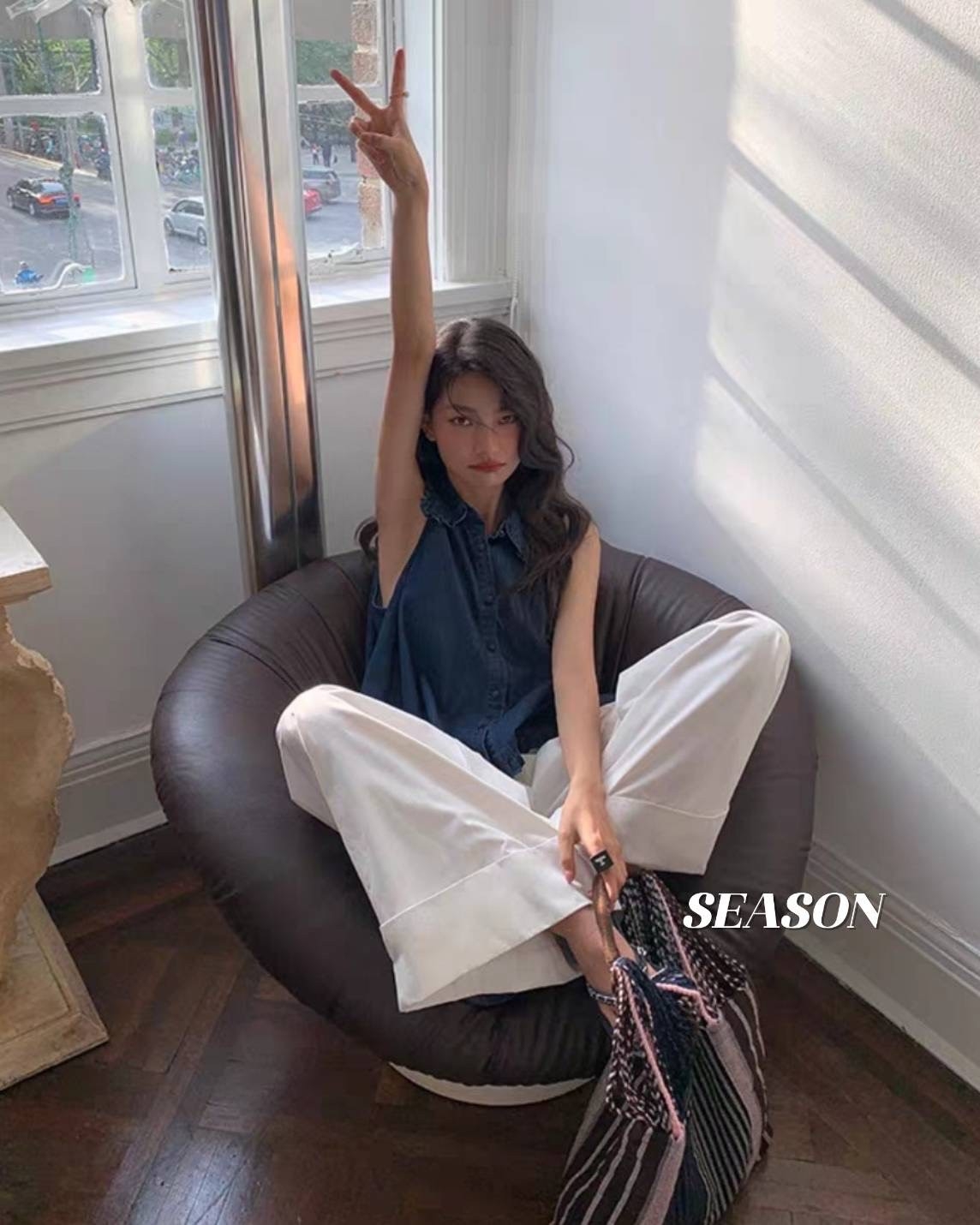 เสื้อแฟชั่น เสื้อแขนกุด ผ้ายีนส์ แพทเทิร์นน่ารักมาก แต่งกระดุมปั๊ม