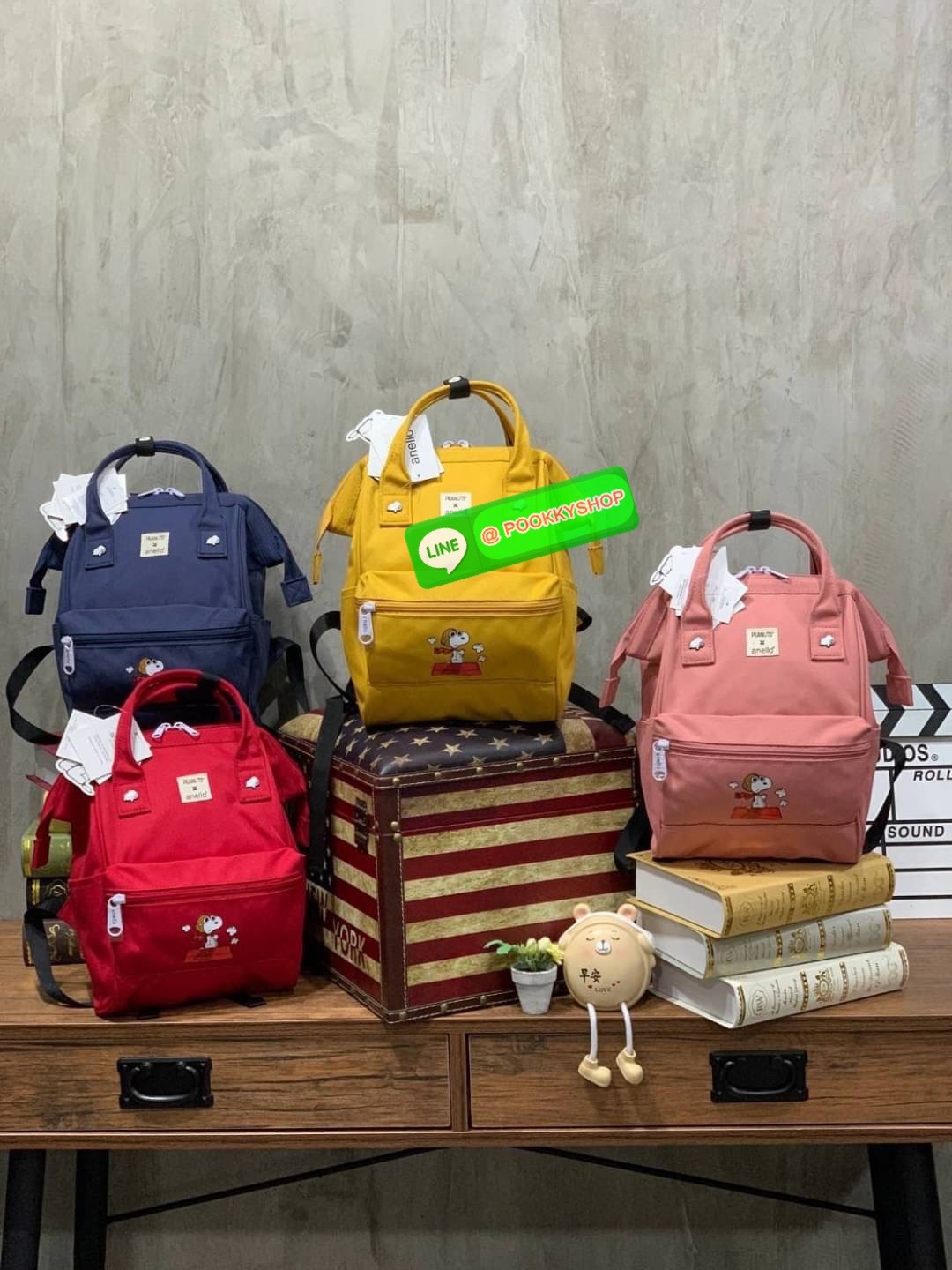 ANELLO x Peanuts Backpack (Size Kids) os-s043 ได้ Collaboration หรือเป็นการร่วมงานกับตัวการ์ตูนสุดคลาสสิคอย่าง Peanuts มานำเสนอโดยเอาคาแลคเตอร์ ในการใช้ชีวิตประจำวัน ที่เหมาะสม มาวางบนตัวกระเป๋า กระเป๋า anello (อเนลโล่) กระเป๋าเป้แบรนด์ของญี่ปุ่น ที่มีเอก