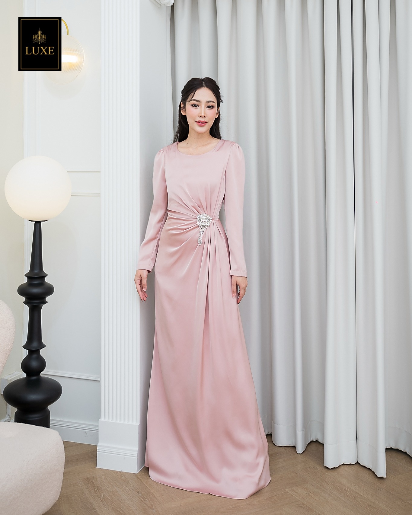 เดรสแฟชั่น แม็กซี่เดรสเสื้อคอกลมแขนยาว กระโปรงยาว ชายกระโปรงบาน