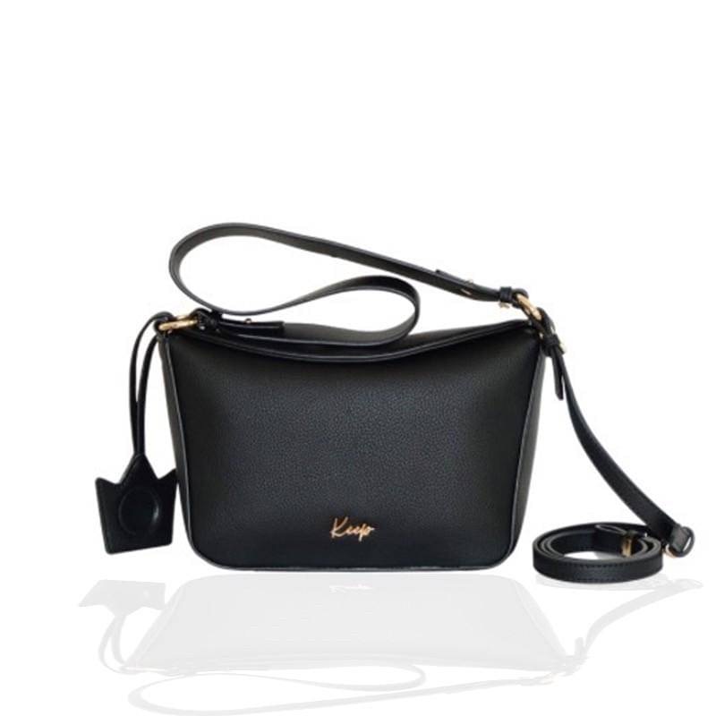 New in ! Our Summer collection KEEP ' Hana handbag ' กระเป๋าถือ / สะพาย Minimal ที่จะเป็น Everyday bag ของทุกคนแน่นอนค่า