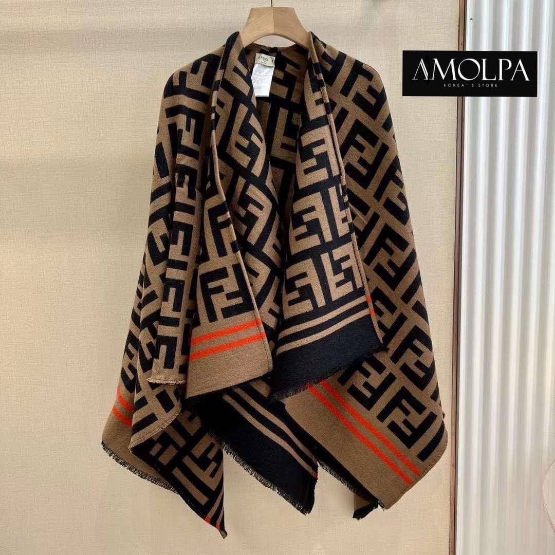 มาต่อที่ ACCESSORIES ผ้าพันคอ FENDI ผ้าหนานุ่มแน่นๆ เนื้องานละเอียด เกรดพรีเมียม ค่า ห้ามพลาดเลยน๊า