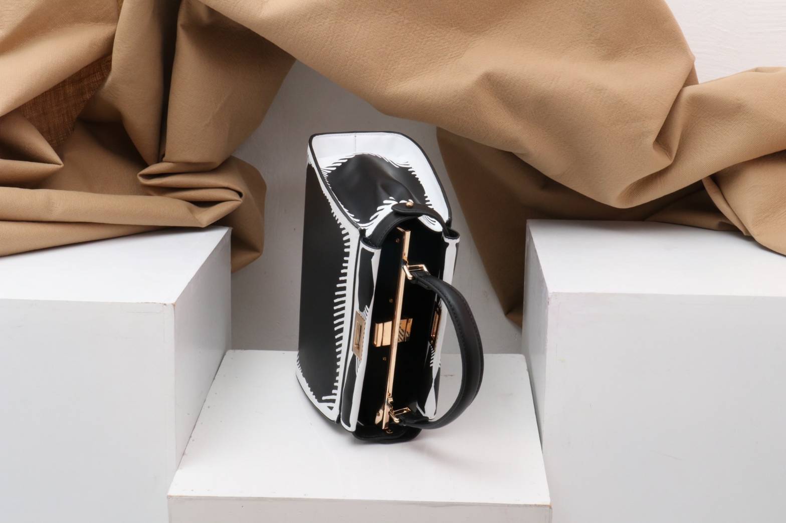 ด่วนค่ะ FF พิกาบู 4D เห็นแล้วร้องกรี๊ด สวยจริงๆงาน มาแรงมากรุ่นนี้ งานสกรีนลายคมชัดลึกแบบมีมิติ ถอดแบบออริจิ ใส่ใจทุกรายละเอียด คลุมลายเส้นได้เลิศมาก มีมาให้เลือก 2 size รับรองไม่ผิดหวัง