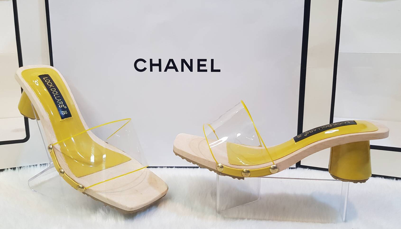 สินค้าขายดีพร้อมส่งค่า รองเท้างานสวยมาแล้วค่า details รองเท้าไม้หน้าสวม งานแฟชั่นสวยมากคะ แบบใหม่เกร๋มากคะส้นไม่สูงมาก ใส่ง่าย เป็นรองเท้า every day look ของสาวๆได้เลยค่า คู่นี้สาวๆไม่ควรพลาดค่ะ