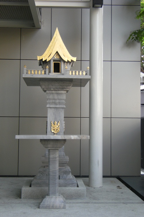 ศาลพระภูมิmodern ขนาด ฐานกว้าง 89 ยาว 89 สูง 210 เซนติเมตร