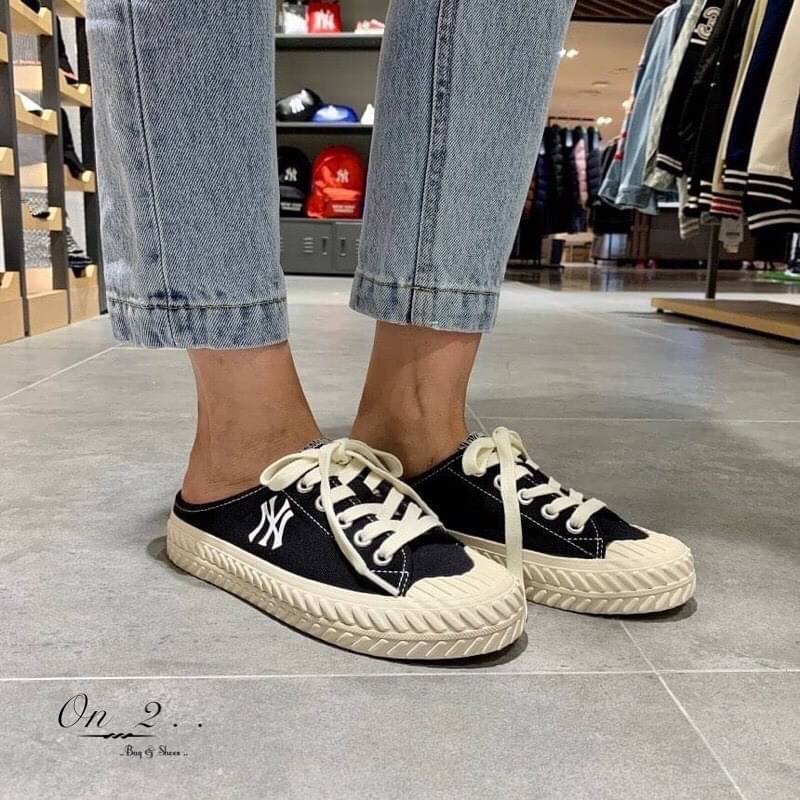 พร้อมส่ง รองเท้าผ้าใบเปิดส้น MLB playball origin mule new york yankees logo NY ส้นสูง 4cm.สวยเท่ห์ เป๊ะปังมาก มา 2 สี พร้อมกล่องแบรนด์