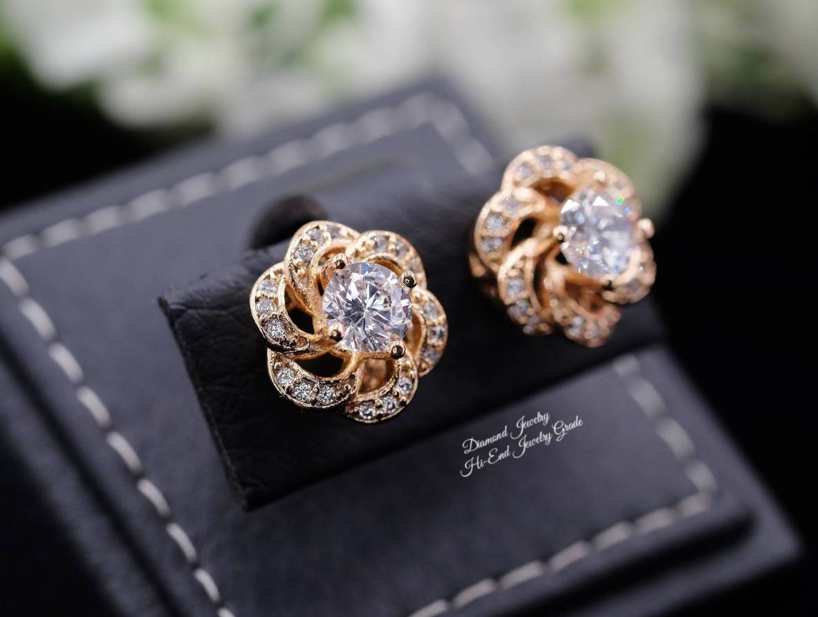 New Arrival !!!!!!!! ต่างหูเพชร CZ แท้ สวยเริ่ดดมว้ากกกค่ะ ดีไซน์ล้อมเพชร รุ่นนี้ใส่แล้วเกิด ดีไซส์สวยฝุด เพชรวิ้งที่สุดในสามโลกคะ เพชรเด้งไฟมากๆ ใส่เป็น everyday look ได้เลยจ้า