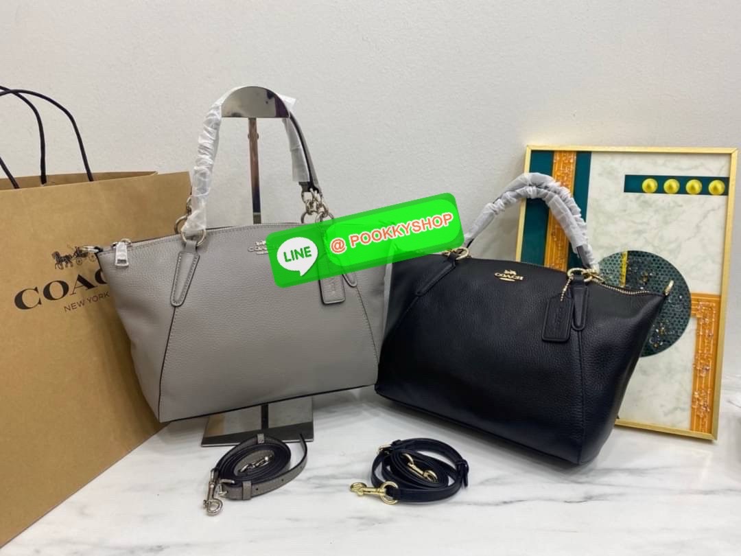 Coach F36675 Pebble Leather Satchel สีแดงหรูหรา | หนังแท้ | ทรงซิปบน | ใบใหญ่จุใจ❤️ สะดุดตาทุกมุมมองกับ Coach F36675 ใบใหญ่ทรงซิปบนที่ใช้งานได้ทุกวัน หนังแท้สัมผัสนุ่ม สีแดงหรูโดดเด่น ตัดกับฮาร์ดแวร์ทองอย่างลงตัว ใส่ของได้จุใจ ทั้งกระเป๋าสตางค์ มือ