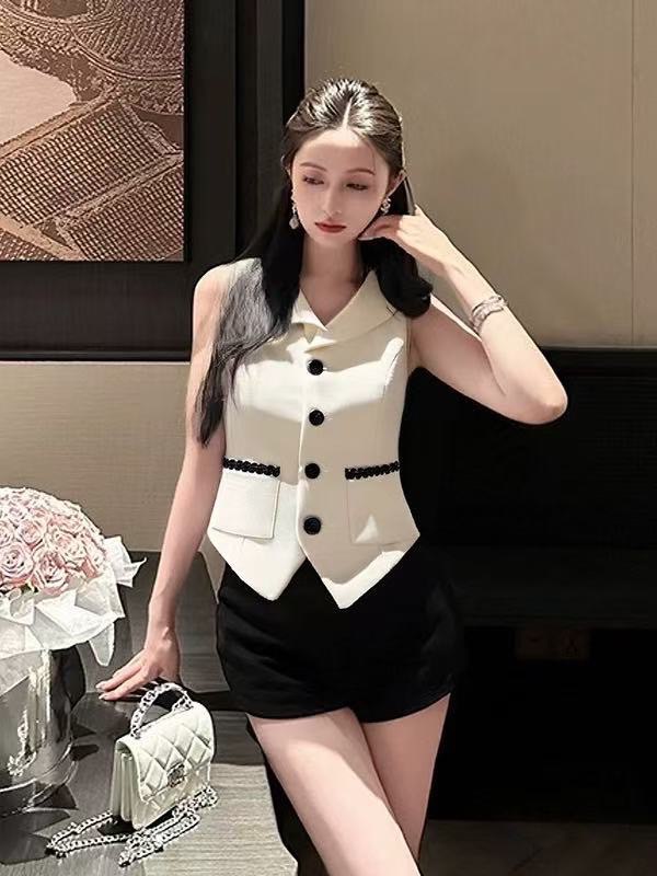 ชุดเซทแฟชั่น ชุดเซต3ชิ้น คุ้มมาก!! เสื้อคอปกสีขาวเนื้อผ้านุ่มอย่างดีมีเทคเจอร์