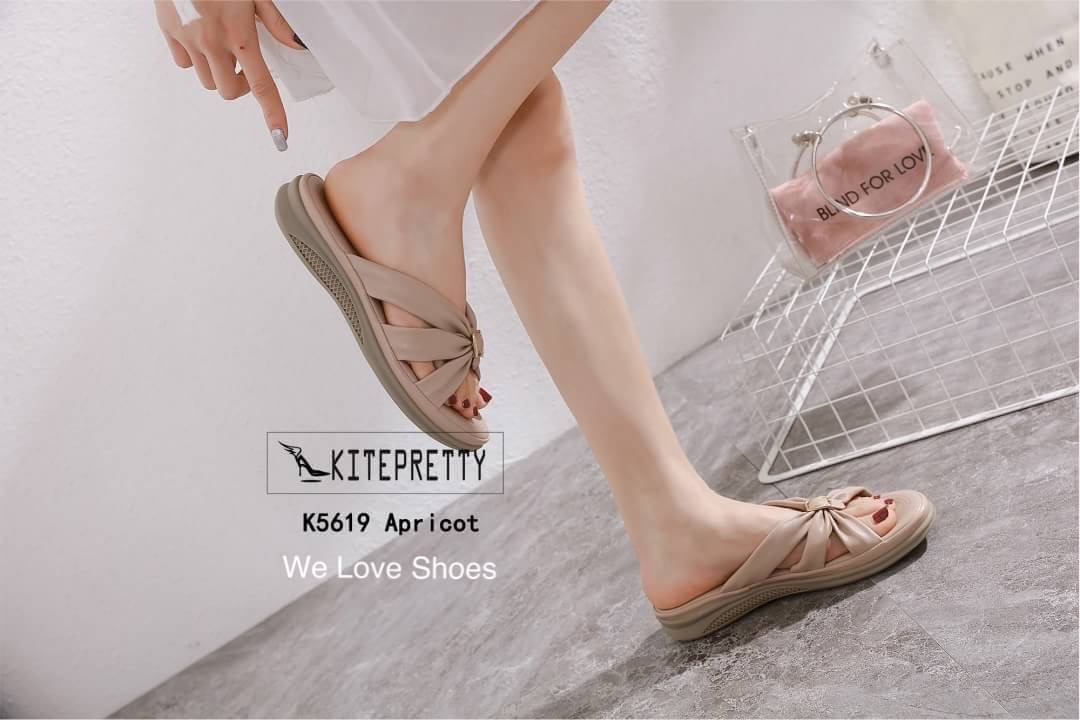 พร้อมส่ง รองเท้าลำลองแตะเพื่อสุขภาพส้นเตี้ย วัสดุเป็นหนังนิ่ม พื้นบุนวมนุ่ม สวมใส่สบาย เก็บปลายเท้า ใส่สวยสุดๆ