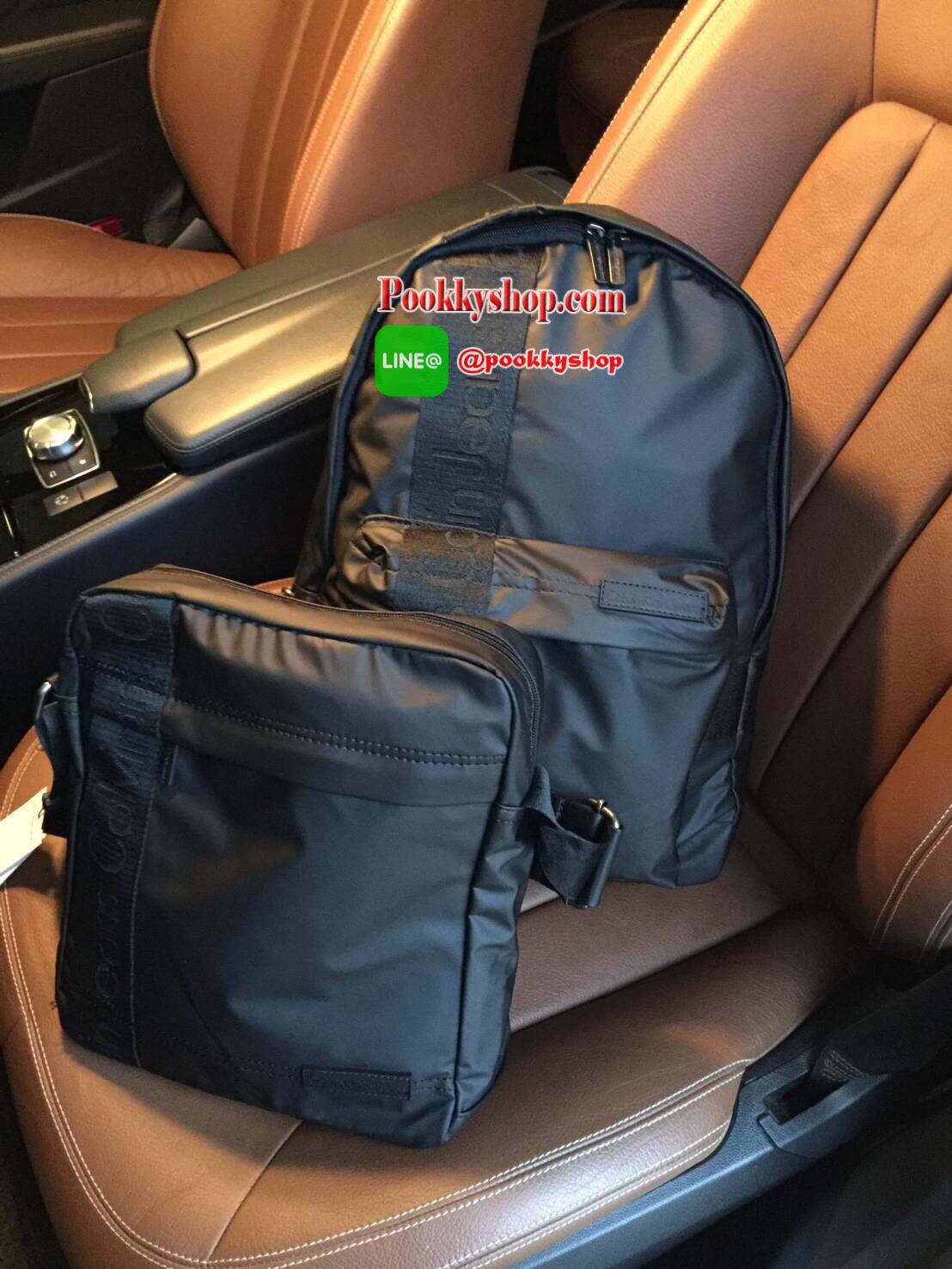 Restock! "CALVIN KLEIN" JEANS CROSSBODY BAG (Size L) กระเป๋าสะพายรุ่น Limited Edition จาก Calvin Klein Jeans วัสดุ Nylon + Polyester 100% คุณภาพดีเนื้อนิ่มน้ำหนักเบา กันน้ำ ด้านหน้ามีโลโก้ Calvin Klein Jeans พร้อมช่องซิป1ช่อง เปิดปิดด้วยซิปสะดวก