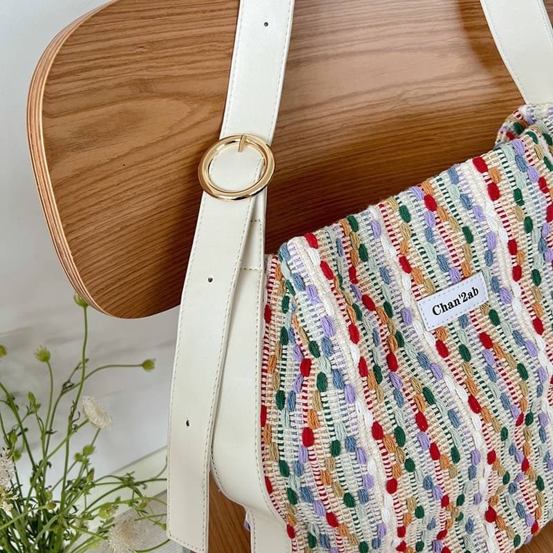 รุ่นใหม่ พร้อมส่ง!!!!! Yumi bag ลายผ้าถักโทนสีน่ารัก เหมาะไปมหาลัยมากใบนี้ ใส่ipadได้ทุกรุ่นเลย