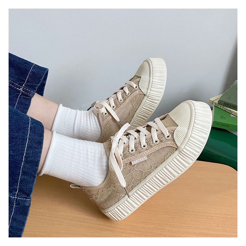 สินค้าขายดี พร้อมส่งค๊าา sport shoes รองเท้าผ้าใบ งานแฟชั่นงานเกรดพรีเมี่ยม พื้นนิ่มมากคะ 👟 ใส่สบายจะแมตช์กับกางเกง👖หรือกระโปรง👗ก็ได้ค่ะ แม่ค้าคอนเฟริม ห้ามพลาดเลยจ้าตัวนี้แนะนำ อย่าช้ารีบเลย