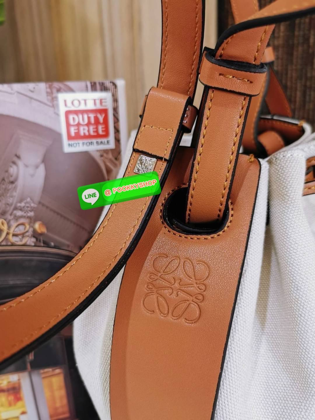 ✴️พร้อมส่งความสวย!✴️ NEW IN! LOEWE CROSSBODY BUCKET BAG GIFT WITH PURCHASE (GWP) กระเป๋าถือหรือสะพายพรีเมี่ยมกิ๊ฟ Limited Edition จาก LOEWE PERFUME DUTYFREE COUNTER วัสดุ Canvas & Leather calfskin ขนาดกำลังดี น้ำหนักเบา ภายในโล่งกว้างและจุ ส