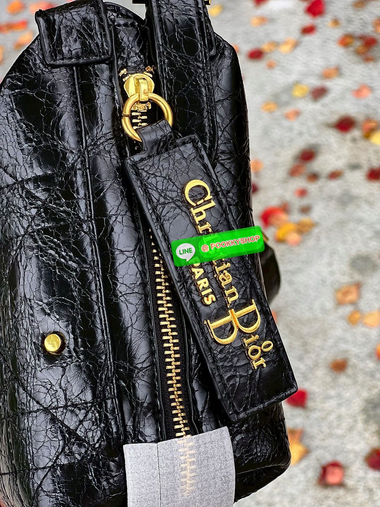 📸New Arrival!🎉 ล่าสุดรุ่นเดียวกับที่Jisoo ใช้เลยค่าา👏 Christian Dior D-journey bag #สวยจริงไม่จกตาค่า‼️ 📌มาพร้อมน้อง My melody แท้ราคา 490฿Free! 📣พร้อมส่ง! จำนวนจำกัด ผลิตออกมาน้อยมากๆเลยค่ะ! พร้อมสวยไปกับกระเป๋าดีไ