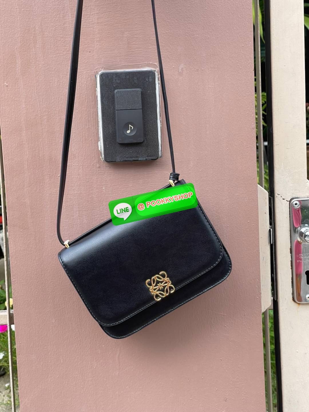 *small ðLOEWE Goya anagram small leather shoulder bag āļĄāļēāļāļģāļāļ§āļēāļĄāļĢāļđāđāļāļąāļāļāļļāļāļāļĩāđāļāļĨāļāļāļ āļāļĢāļ°āđāļāđāļē GOYA āđāļāđāļāđāļĄāđāļāđāļŦāļĄāđāļĨāđāļēāļŠāļļāļāļāļēāļ Loewe āļāđāļ§āļĒāļĢāļđāļāļāļĢāļāļāļĨāđāļāļāļāļąāļāļāļĨāļēāļŠāļŠāļīāļāļāļĩāđāļĄāļēāļāļĢāđāļāļĄāļĢāļēāļĒāļĨāļ°āđāļāļĩāļĒāļāļāļąāļāļāđāļēāļāđāļāļŦāļē āļāđāļ§āļĒāļĢāļđāļāļāļĢāļāļāđāļāļāļŠāļļāļāļāļĨāļēāļŠāļŠāļīāļ āļāļĢāđāļāļĄāđāļāļĢāļāļŠāļĢāđāļēāļāļāļĩāđāļāļ°āļāļąāļāļĢāļąāļāđāļāļĩāđāļĒāļĄāđāļāļāđāļ§āļĒāļŠāđāļāđāļŦāđāļ